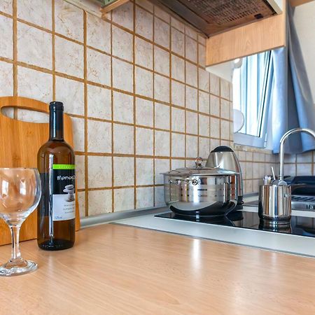 Economisa Apartments Lalyssos Eksteriør billede