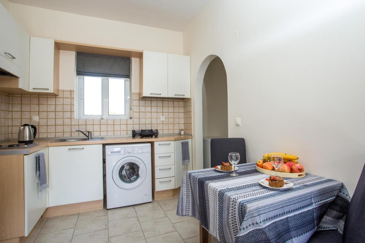 Economisa Apartments Lalyssos Eksteriør billede