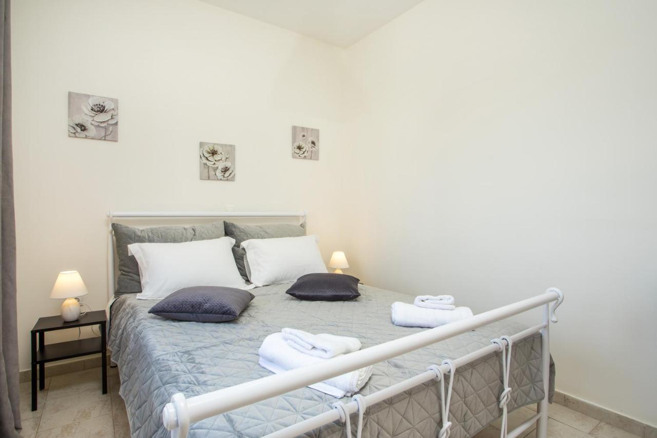 Economisa Apartments Lalyssos Eksteriør billede
