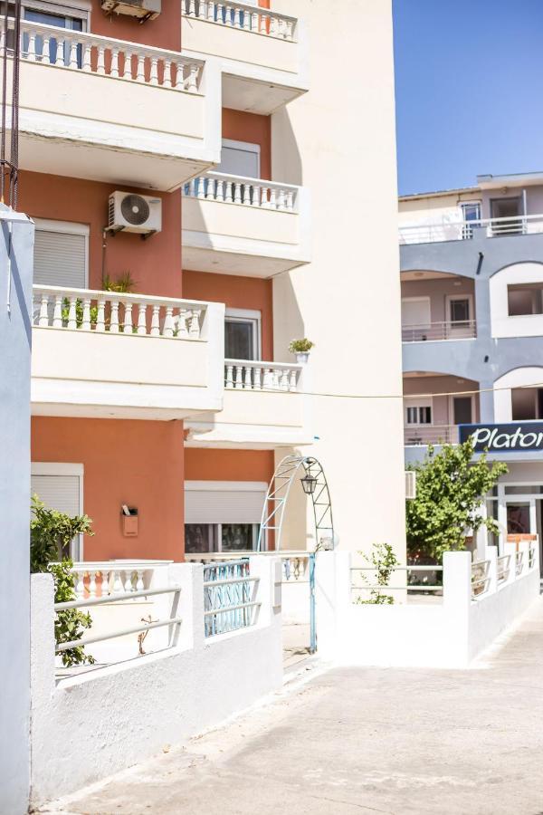 Economisa Apartments Lalyssos Eksteriør billede