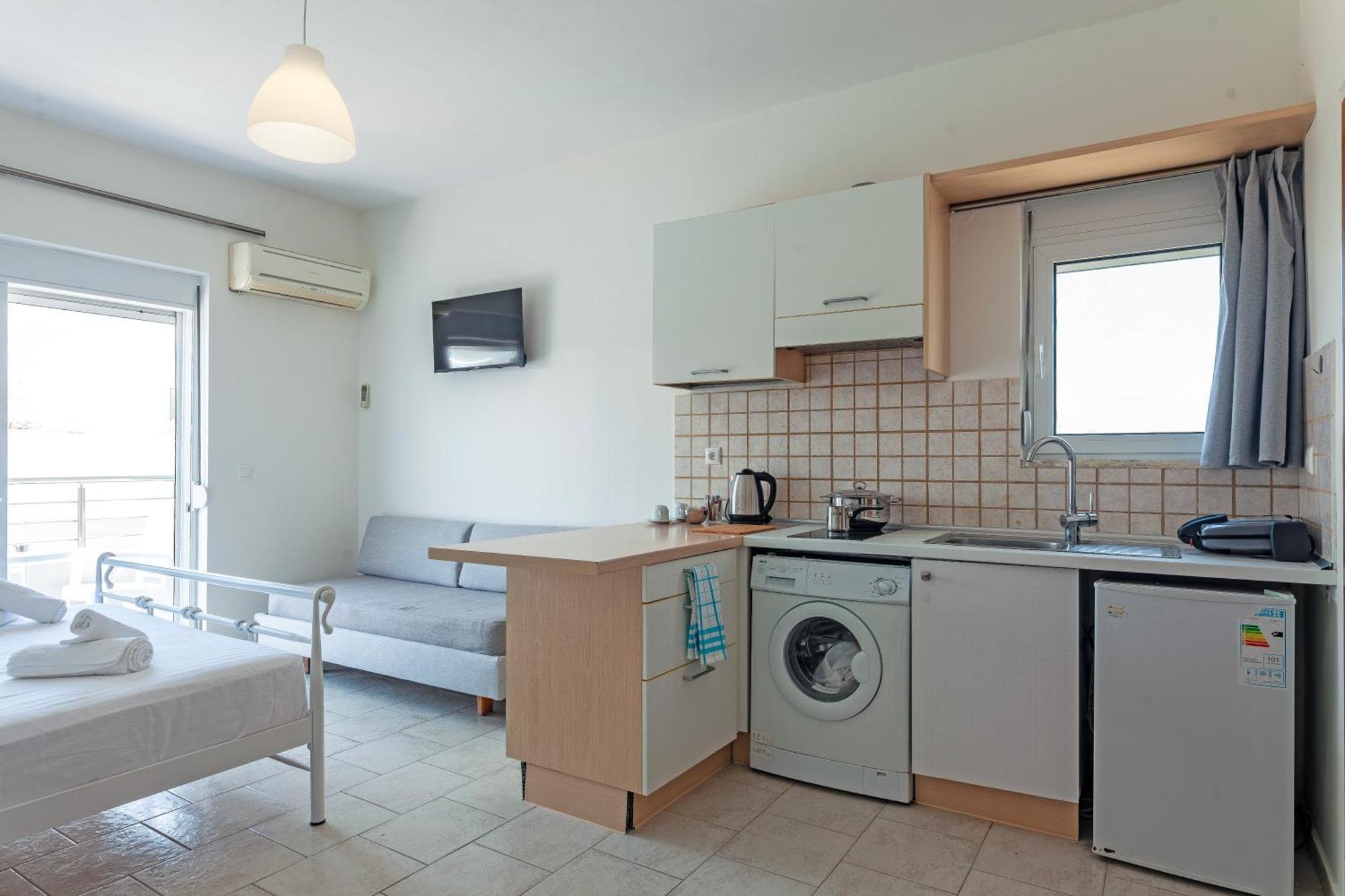 Economisa Apartments Lalyssos Eksteriør billede