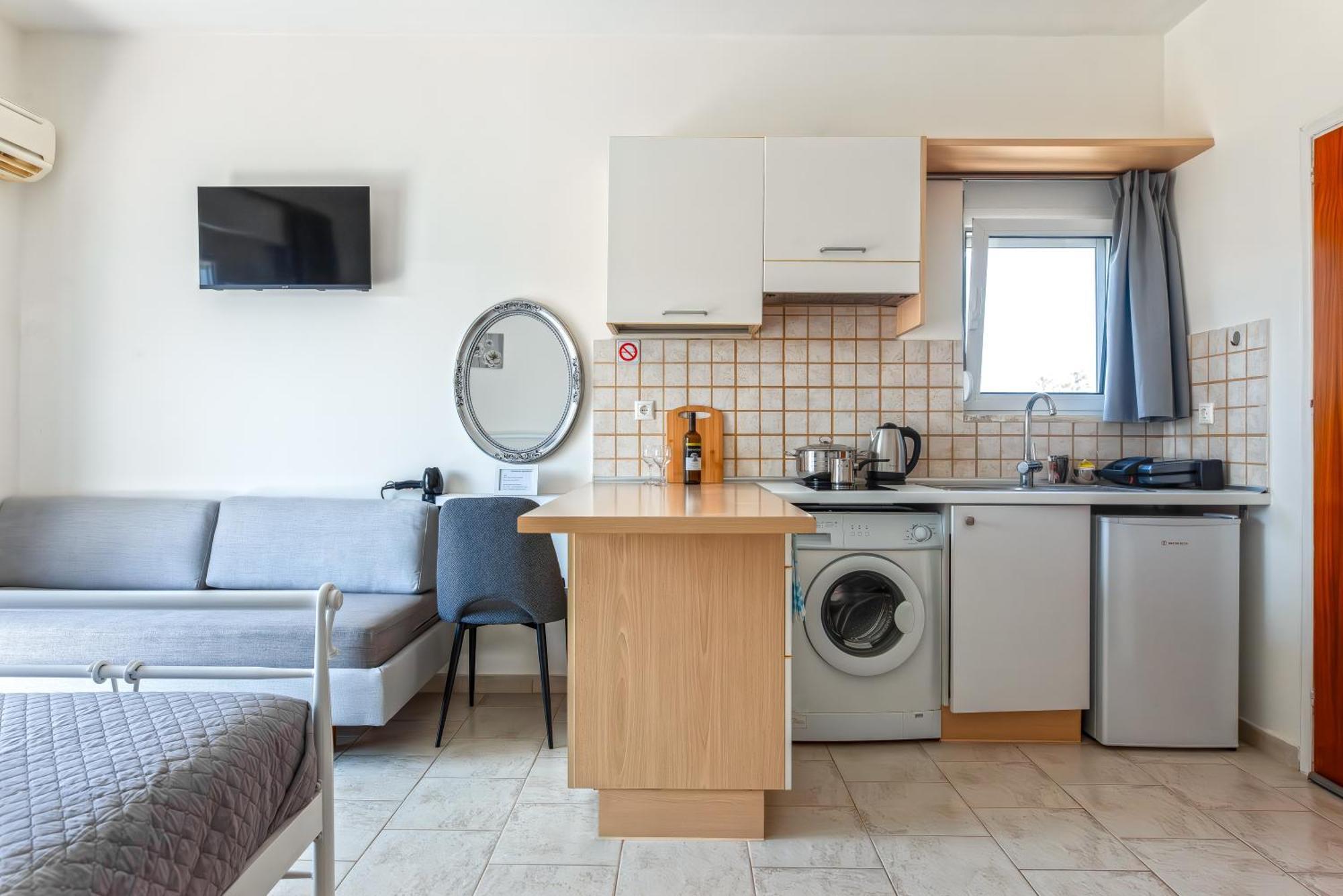 Economisa Apartments Lalyssos Eksteriør billede