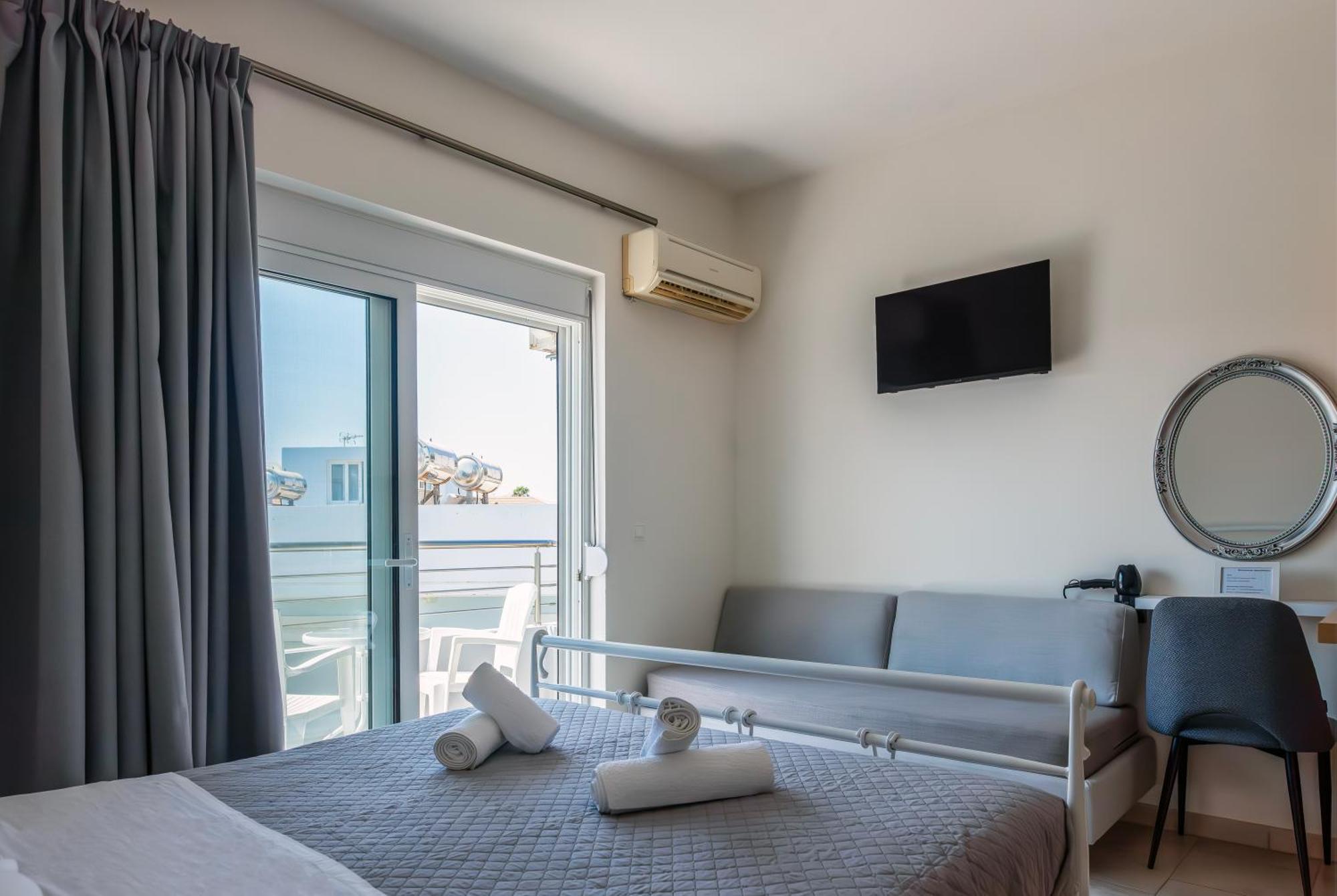 Economisa Apartments Lalyssos Eksteriør billede