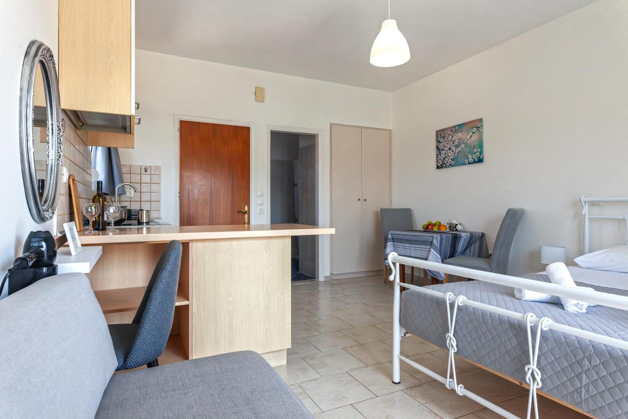 Economisa Apartments Lalyssos Eksteriør billede